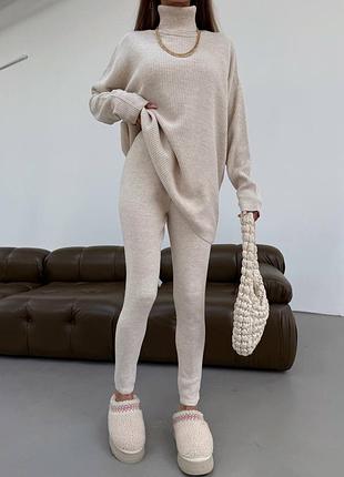 🌐в наявності 🌐  дуже цікавий костюмчик  🥰 светр в рубчик оверсайз та лосінки з ефектом утяжки👑 неодмінний фаворит осінніх вечорів 😉