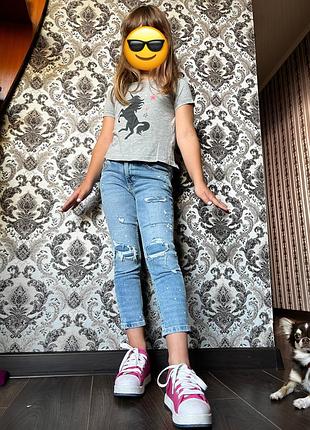 Рвані голубі джинси на 110-116 см