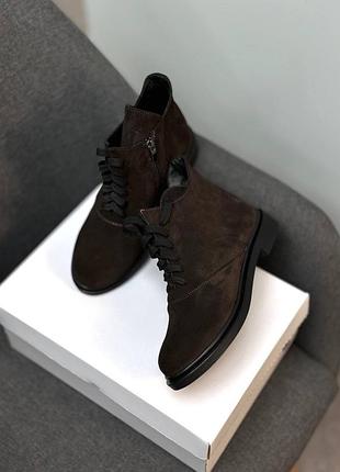 Замшеві зручні класичні черевики
