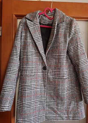 Женское пальто в клетку