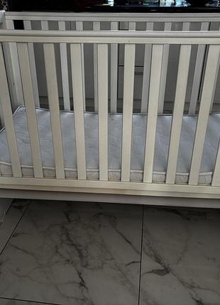 Продаю дитячу краватку . виробник «верес». стан 7/10 є в двух місцях подряпини. в комплекті йде оригінальний матрас .