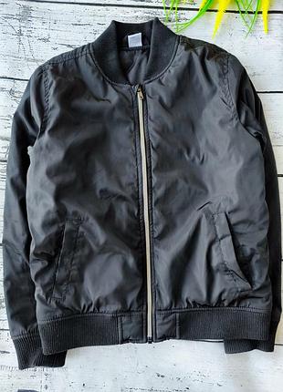 Стильная куртка бомбер на мальчика