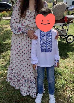 Вышитое платье