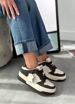 Кроссовки кожаные