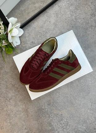 Замшеві зручні кросівки аді