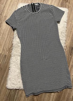 Сукня в рубчик дуже приємна до тіла