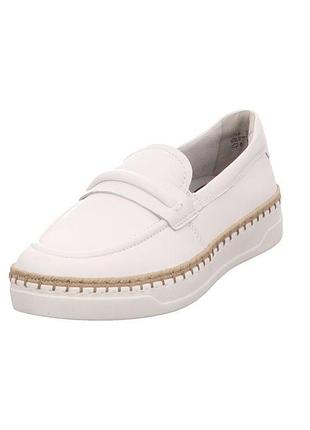 Лоферы женские белые 24701 tamaris