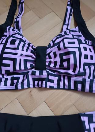 Новий жіночий купальник