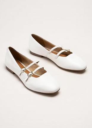 Балетки белые женские с двуюм пряжками 22142 tamaris