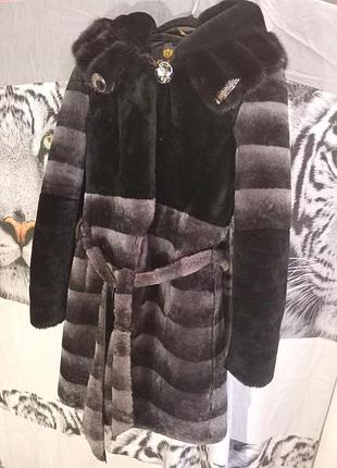 Шуба зимняя натуральная не искусственный мех с капюшоном и поясом цвет "шиншилла поперечка" фасон халат