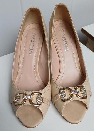 Туфли с открытыми пальцами