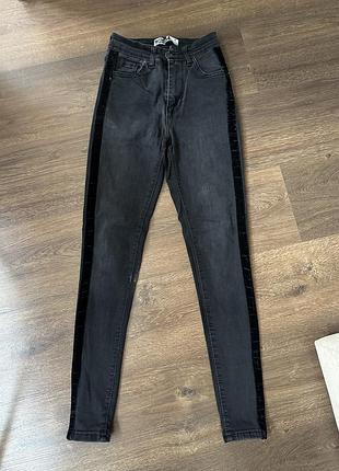 Джинси скіні