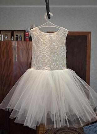 Сукня святкова ,новорічна  для маленької принцеси,молочного кольору,122розміру,підкладка бавовна
