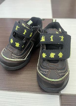 Осінні кросівки , розмір 21, стан ідеальний