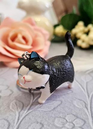 🔺🐈‍⬛🌼 милый брелок для ключей "черно-белый котик" кошка котёнка