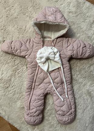 Комбінезон зимовий для дівчинки reserved, розмір від 0-3 міс, пудровий колір.