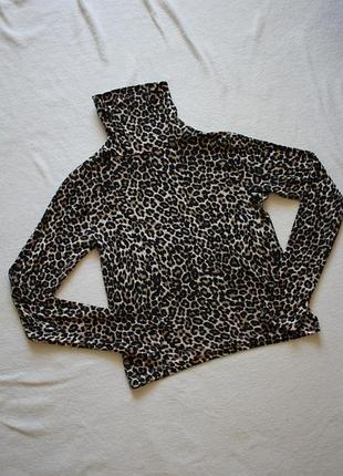 Лонгслив с леопардовым принтом и горловиной