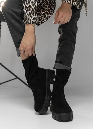 Женские ботинки