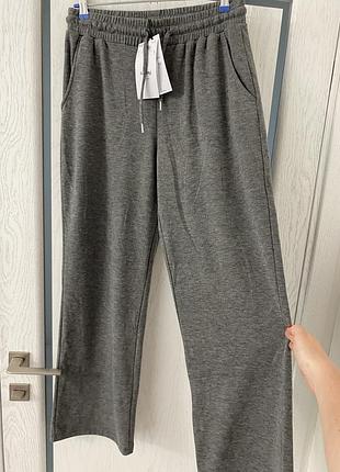 Новые серые прямые брюки на резинке 50-52 р