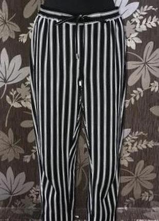 Штани у смужку з віскози