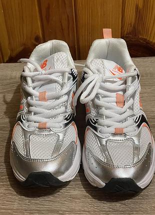 Кросівки new balance