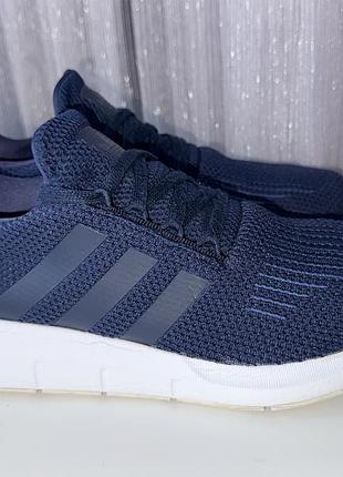 Кросівки adidas swift run, оригінал. розмір 45, устілка 29 см.