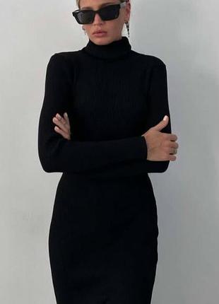 Платье черного цвета