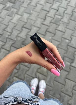 Матова помада