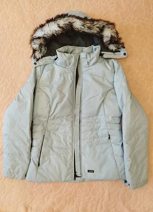 Куртка зимняя женская active, размер s-м, б/в отличное состояние, ветронепродуваемая, водонепроницаемая, легкая, теплая и удобная.