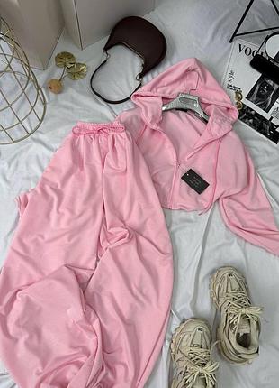 Прогулянковий практичний костюм в стилі оверсайз, з кофти на змійці та обʼємних штанів