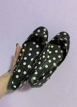 Балетки шкіряні лакові жіночі чорні dolce&gabbana, дольче долче габана, шкіра, туфлі брендові, фірмові, у принт, у квіти, у горошок, у горох