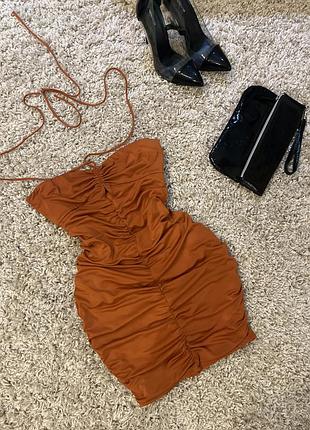 Сукня з драпіруванням