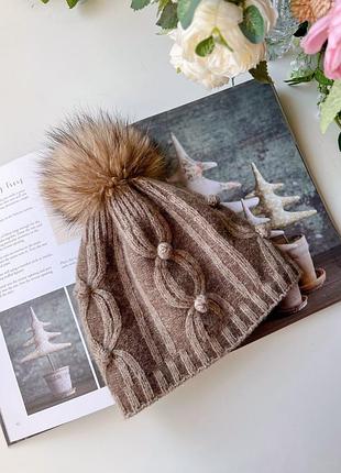 Коричнева шерстяна шапка жіноча шапка з хутряним помпоном