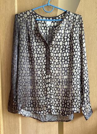 Продаю жіночу блузу з натурального шовку.