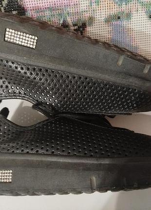 Женские кросовки туфли кожа перфорация