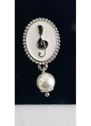Знак-украшение скрипичный ключ с жемчугом fashion jewelry