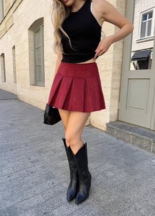 Замшевые шорты юбка плиссе тенниска на средней талии
