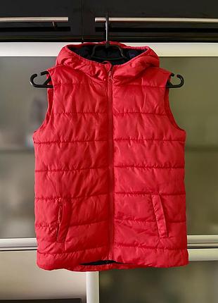 Sinsay утеплена, легка жилетка з кишенями.