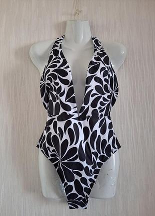 Купальник новый слитный 12/40 размера