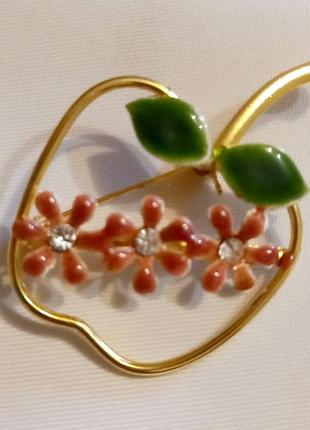 Вишукана, вінтажна брошка. америка.