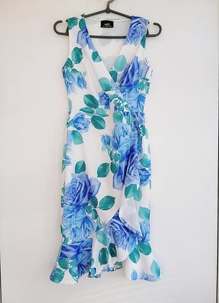 Сукня біла синя блакитна квітковий принт