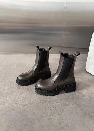 Жіночі черевики