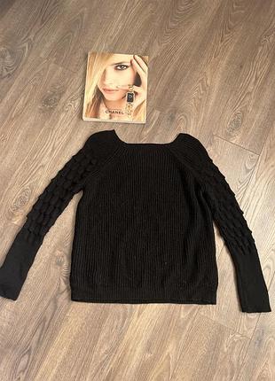 Стильний жіночий светр за ажурним рукавом в розмірі м