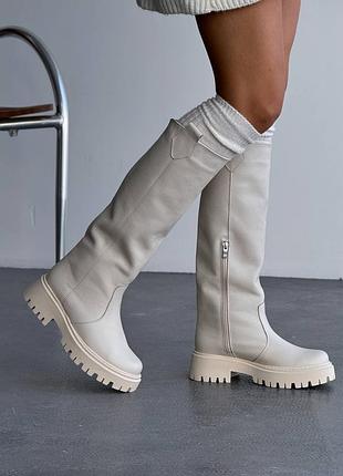 Демисезонные кожаные женские сапоги трубы 36-41 молочные