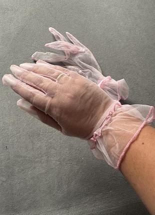 Прозорі рожеві рукавички