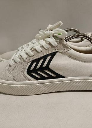 Стильные кроссовки cariuma off-white/black catiba pro в новом состоянии размер 42