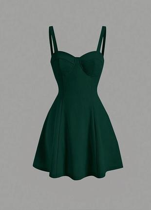 Платье на широких бретелях с лифом приталенное миди