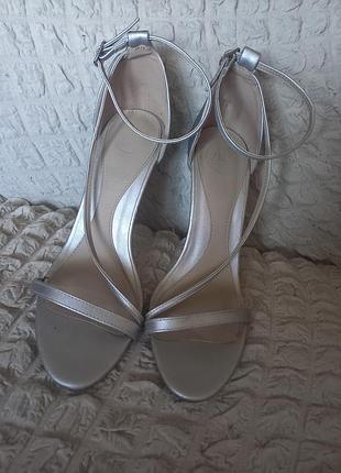 Эффектные стильные босоножки  стального цвета на высоком каблуке, 38-39 размер, missguided.