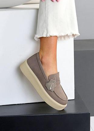 Стильные женские лоферы