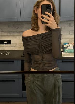 Топ сірий з довгим рукавом у сіточку